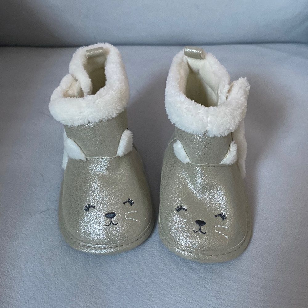 NWOT carters sparkly booties 3-6M